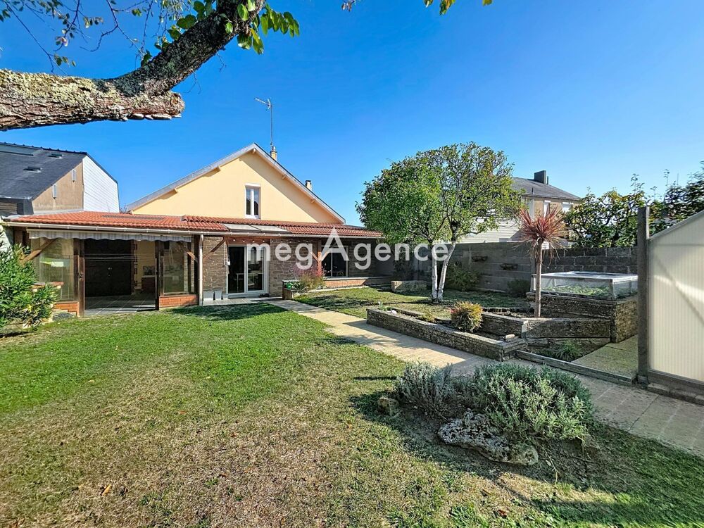 Vente Maison Maison de charme – Beaux volumes, 3 chambres et jardin Sevremoine