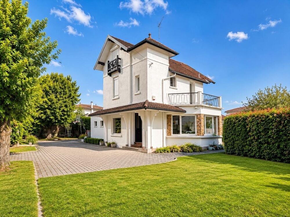 Vente Maison Charbonnières-les-Bains – Une demeure familiale de charme aux volumes remarquables Charbonnieres-les-bains