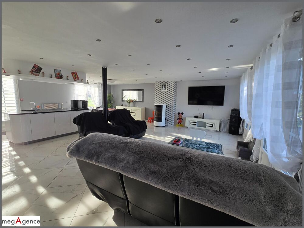 Vente Maison Maison 237 m² , 8 pièces avec logement indépendant – Terrain 3 000 m² Fougères