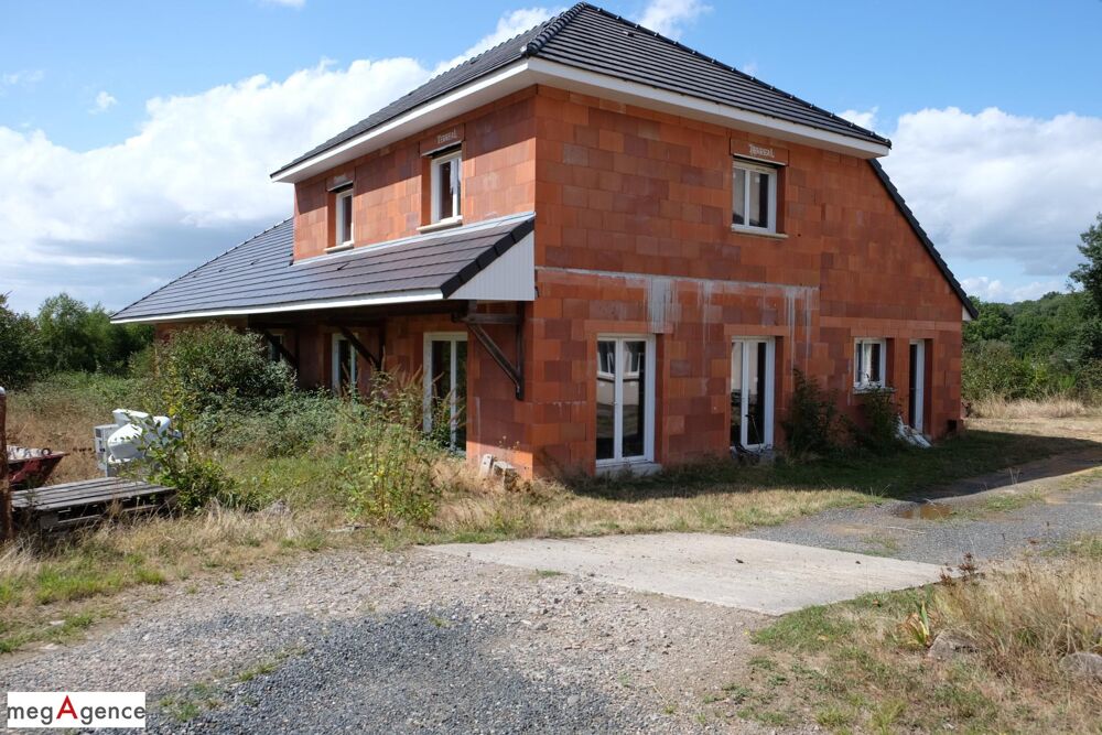 Vente Immeuble Propriété comprenant trois constructions sur 11 778 m² Saint-germain-les-vergnes