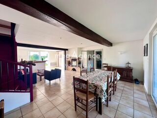  Maison  vendre 7 pices 212 m