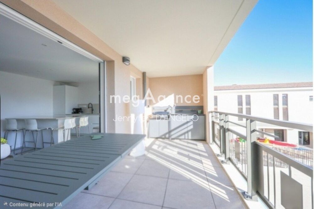 Vente Appartement APPARTEMENT T3, TERRASSE, GARAGE CENTRE VILLE A SANARY Sanary-sur-mer
