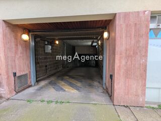  Parking / Garage � vendre 13 m� Paris 11e arrondissement
