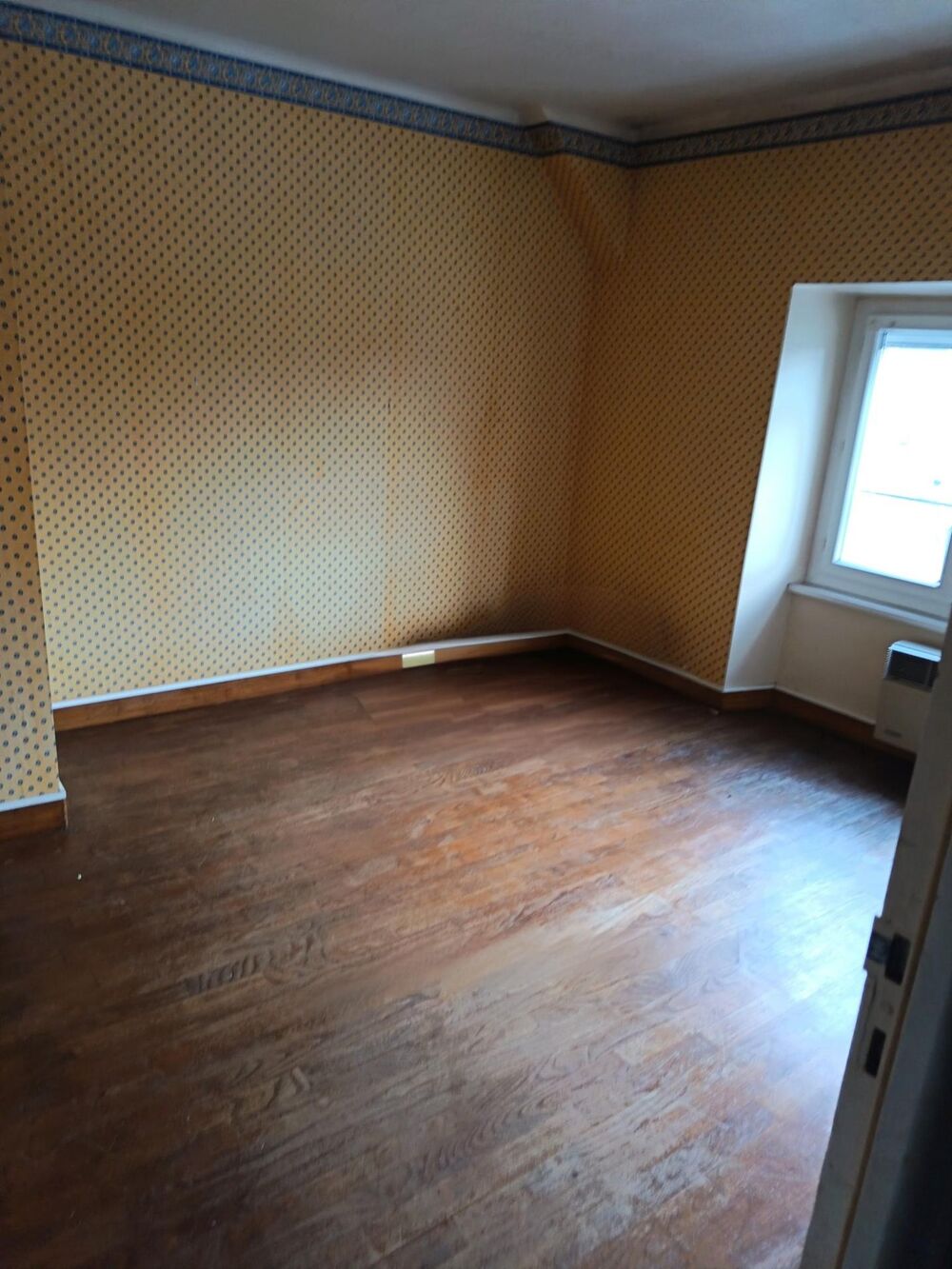 maison145m2-à rénover-une partie en location-