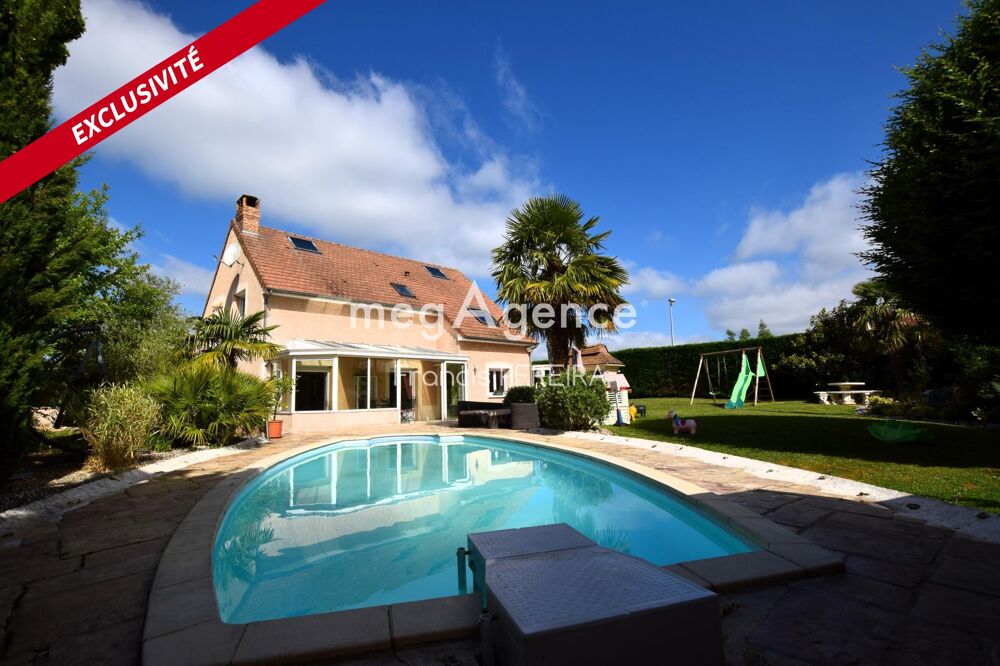 Vente Maison Maison familiale entourée d'un beau jardin avec piscine Les alluets-le-roi
