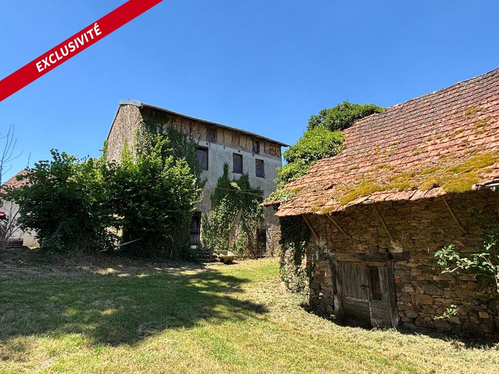 Fermette à restaurer sur 26878 m² de terrain avec cours d'eau
