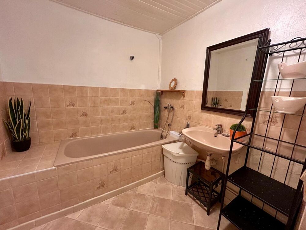 A VENDRE : T2 de 57m2 - FREJUS CENTRE HISTORIQUE