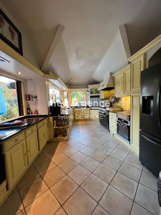  Maison � vendre 9 pi�ces 367 m�