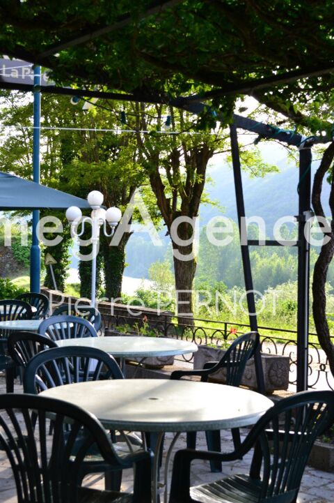 Immeuble avec Caf&eacute; Restaurant et chambres d'h&ocirc;tes en Vall&eacute;e du Tarn 265000 81430 Ambialet