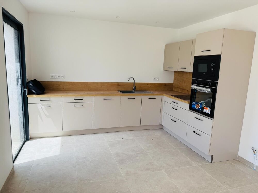 Vente Maison Villa 119 M2, 3 chambres terrain 384 M2, piscine Ginestas