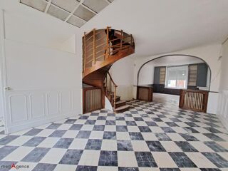 Immeuble à vendre 330 m²