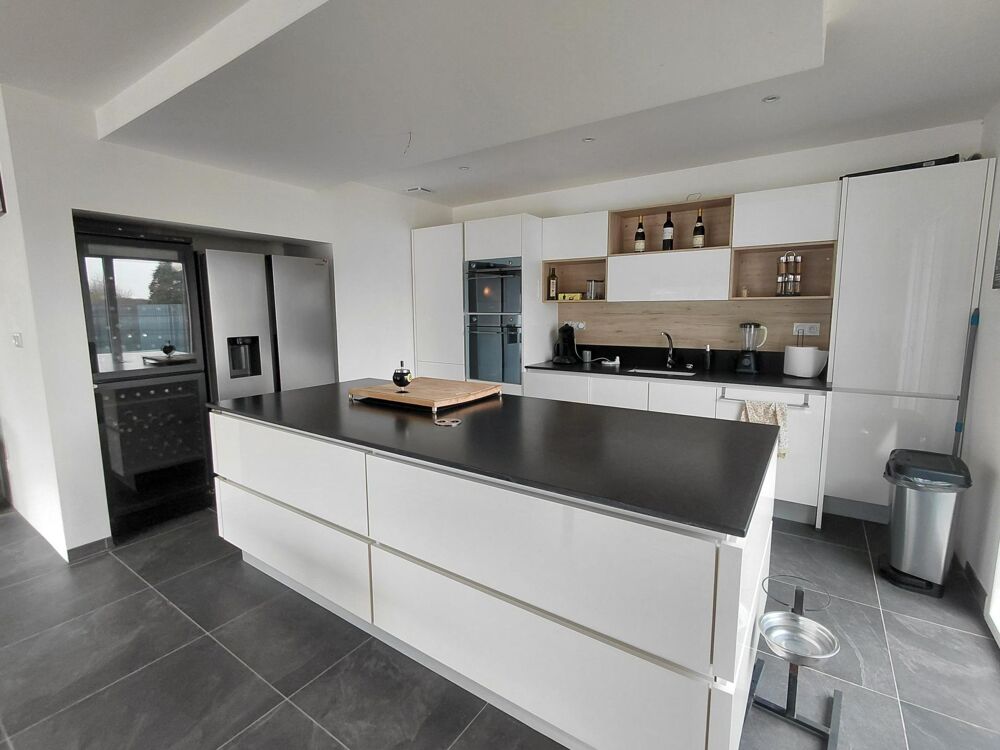 Maison de 2017, 5 chambres, garage sur 1600m²