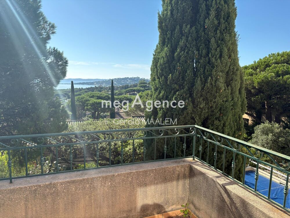 villa piscine vue mer dans un parc securisé