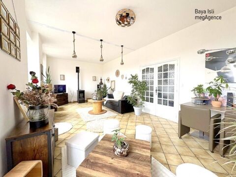   MAISON EN PIERRE DE 2 APPARTEMENTS , TERRAIN, GARAGE ET STATIONNEMENTS PRIVES Maison - 6 pi�ce(s) - 147 m�