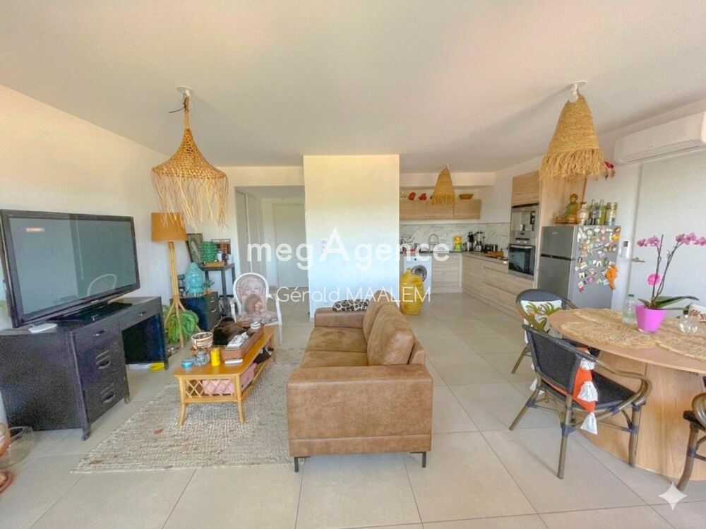 Appartement 3 pièces de 64m² avec parking et terrasse à Cogolin