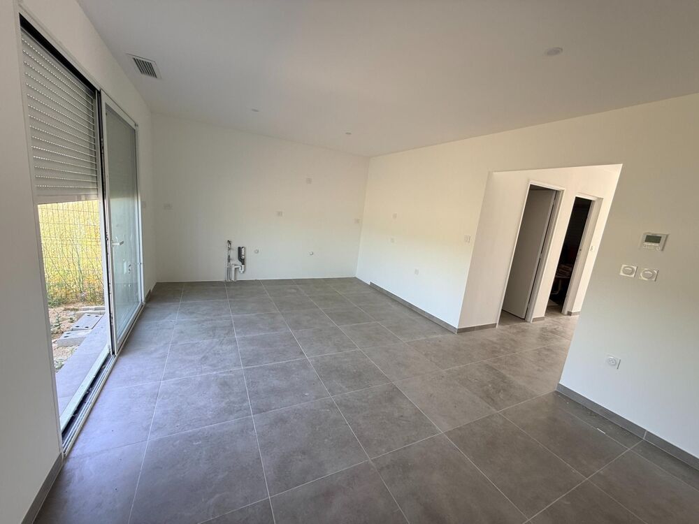 Villa neuve 75 M2, 2 chambres, sur 309 M2, piscine
