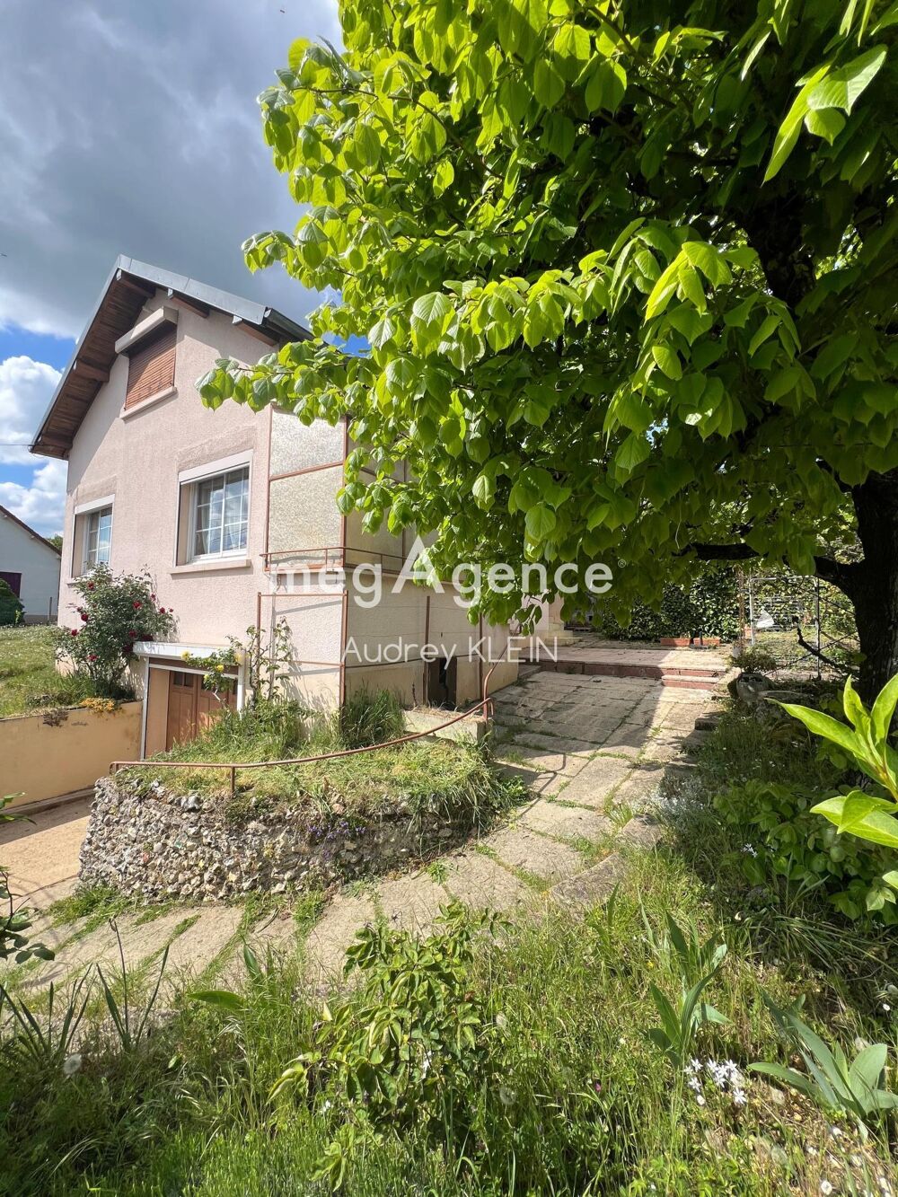 Maison sur sous sol et terrain clos de 680m2