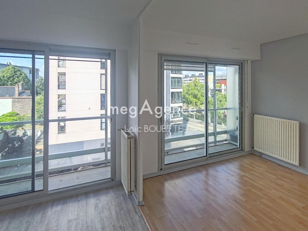 PLACE DE BRETAGNE, APPARTEMENT AVEC BALCON