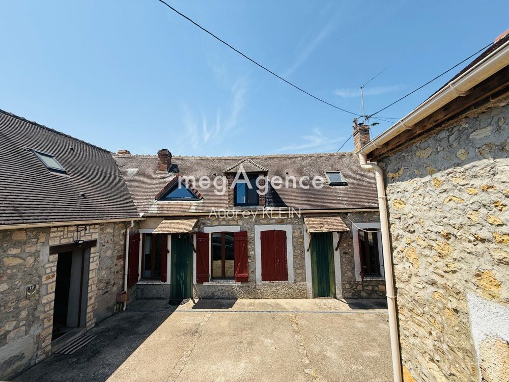 Spacieuse maison familiale avec garage, dépendance et jardin