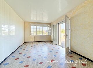 Vente Maison Contruction de qualité avec 7 chambres et beaucoup de stationnement ! Sartilly-baie-bocage