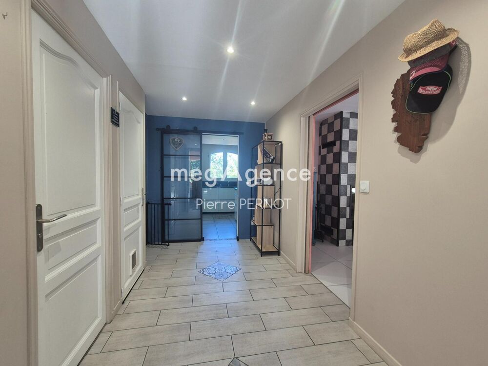 Grande maison familiale sur sous sol complet proche ALBI