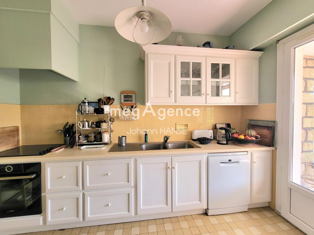 CAVALAIRE-SUR-MER  VILLA T7 de 167 M² avec STUDIO + T2 INDÉPENDANTS  TERRAIN 900 M²