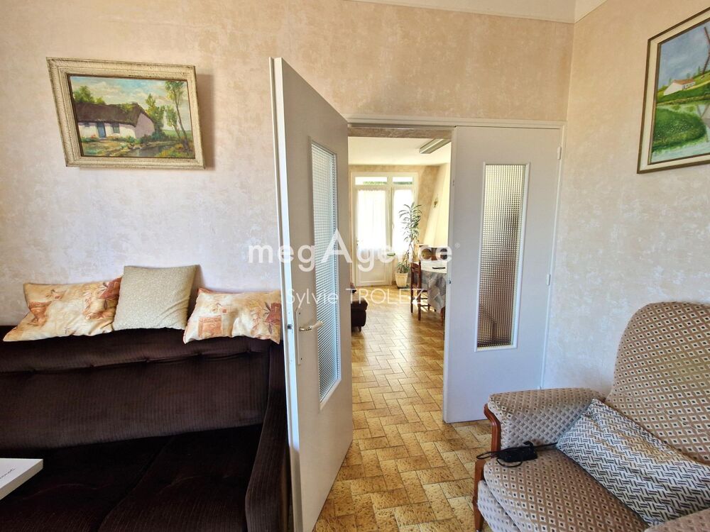 Maison trois chambres, garage,1400 m² de terrain à Olonne sur Mer.