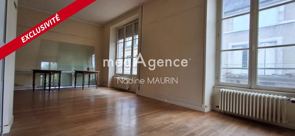 Blois Place Louis XII appartement de 192 m². A rénover