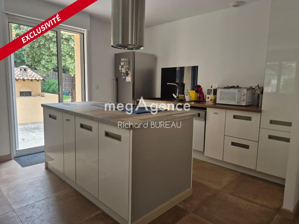 Villa avec piscine et garage de 90 m²