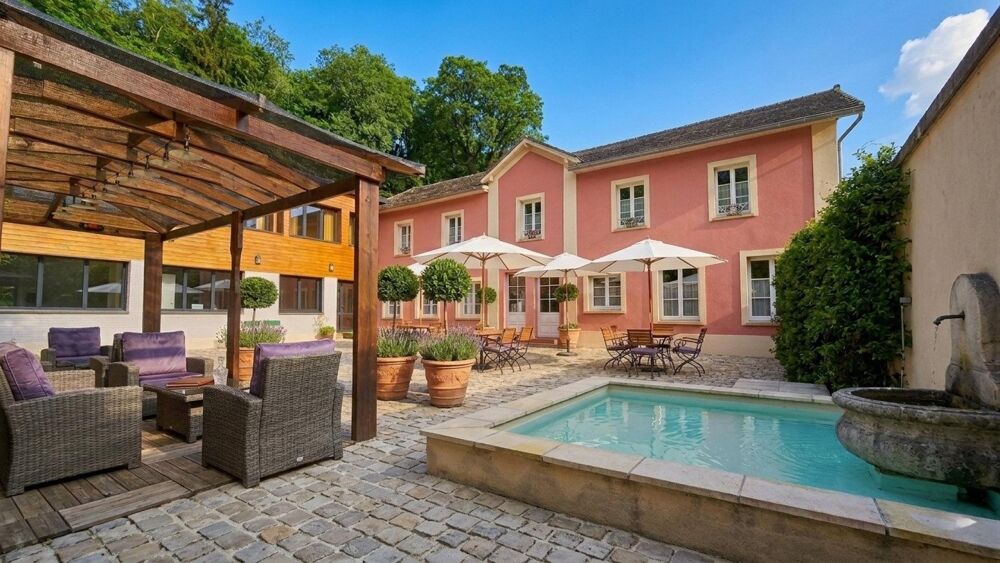 LIsle-Adam  Propriété de prestige en lisière de forêt  Domaine de 8 250 m²