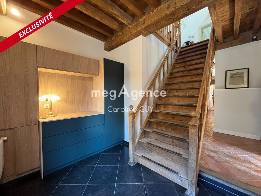 Maison de maître, 267 m2, 5 chambres, jardin et garages