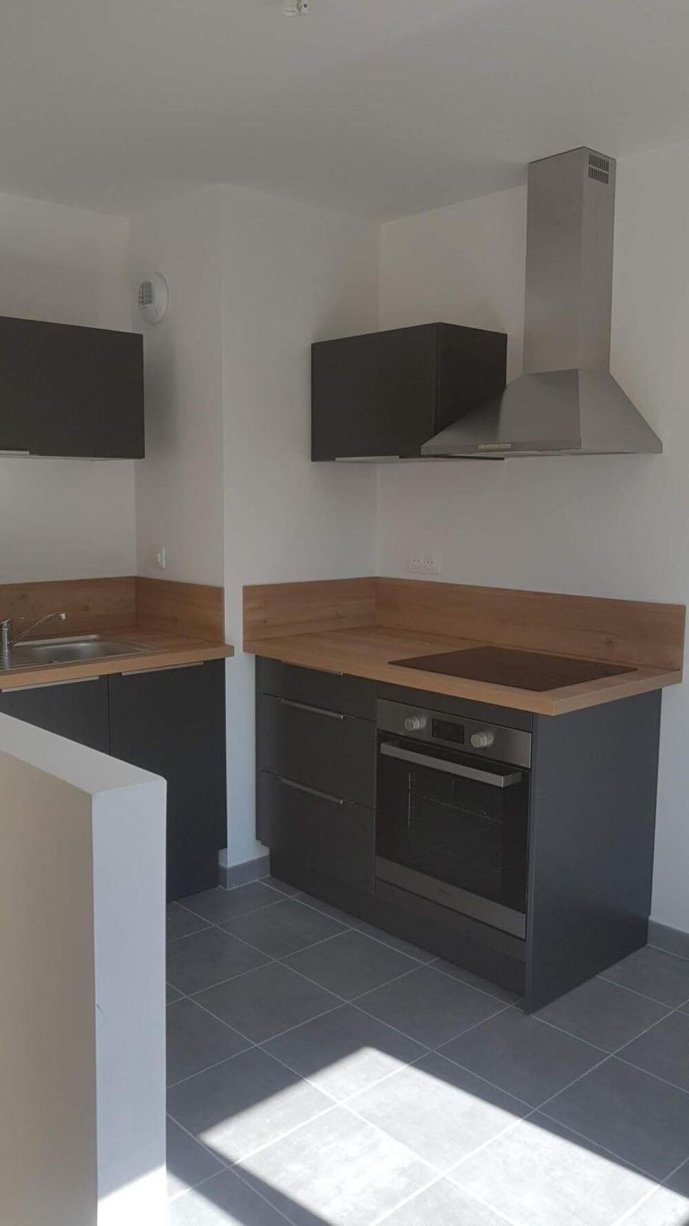 PROCHE COURROUZE, IMMEUBLE RECENT, 3 CHAMBRES, 2 TERRASSES