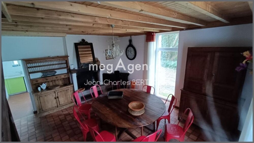 Situé dans un endroit préservé, maison de 152m2 habitable.