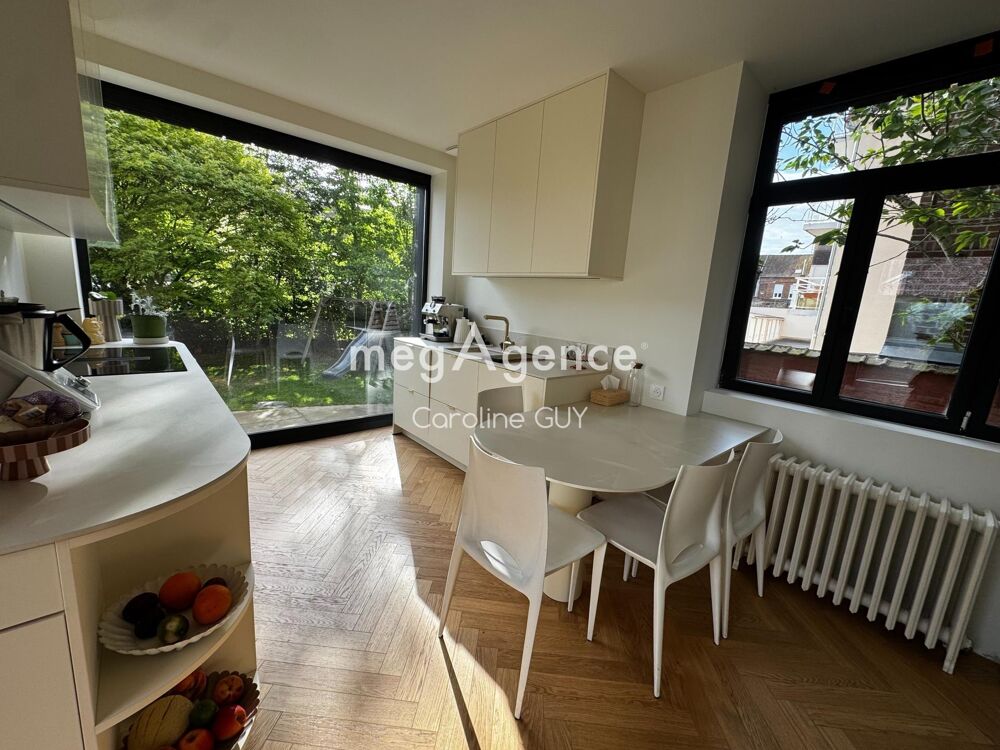 Très belle maison de ville, de 166m2, 5 chambres, jardin et dépendance