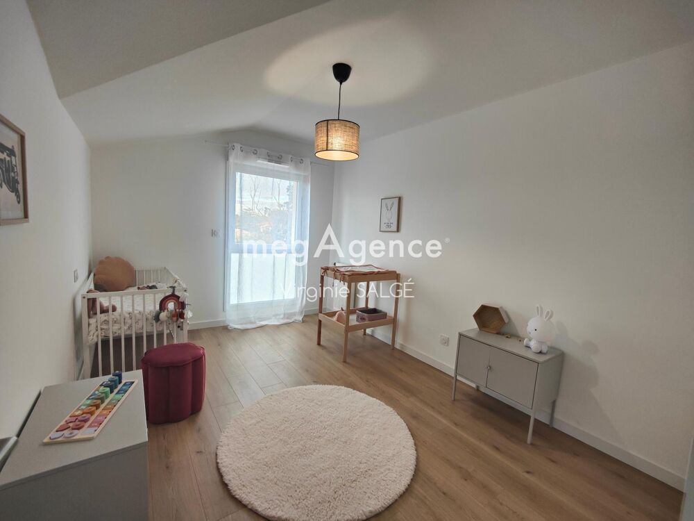 Vente Appartement CASTELGINEST - APPARTEMENT T5 AVEC TERRASSE DE 111M  - 3 PLACES DE PKG EN SOUS-SOL Castelginest