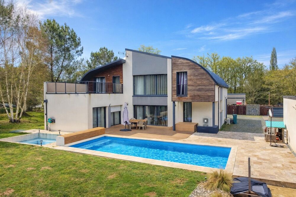 MAISON COMTEMPORAINE 206m²- PISCINE - DOUBLE GARAGE - JARDIN