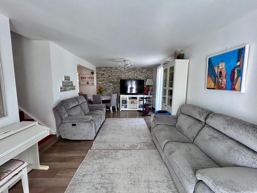 Vente Maison À VENDRE – Maison T5 de 110m² avec vue dégagée à Cogolin Cogolin