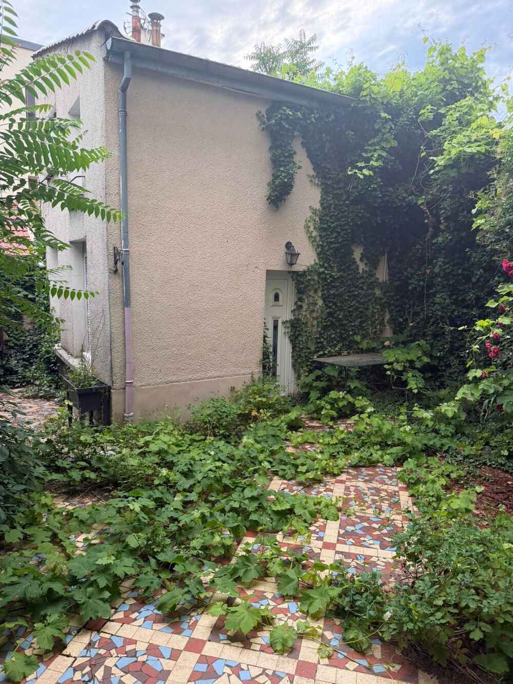 Vente Immeuble immeuble de 263 m2 elevée sur deux niveaux Saint-etienne