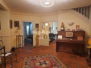  Maison  vendre 6 pices 275 m