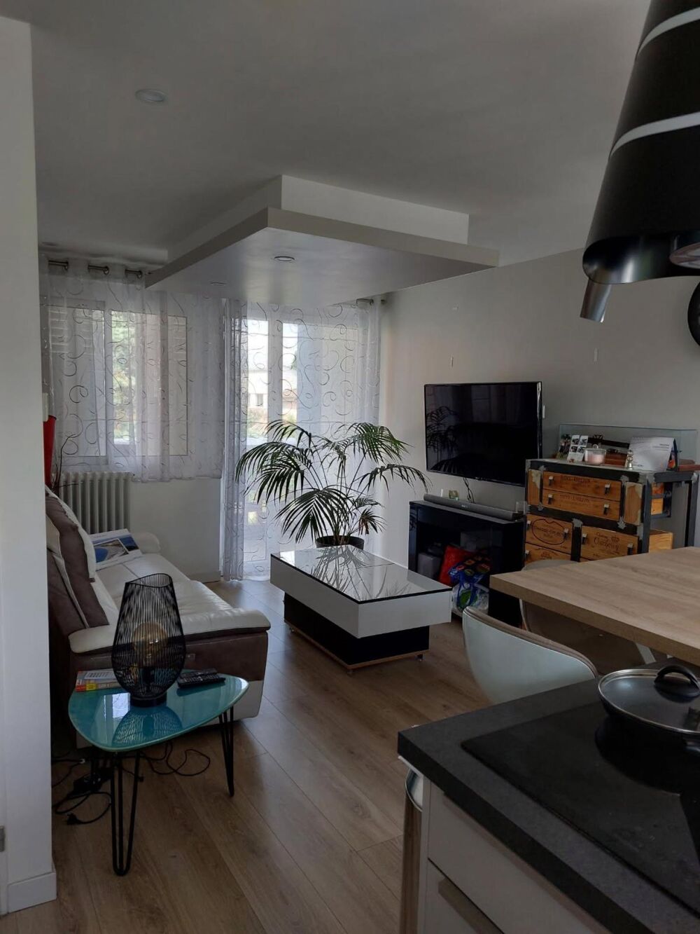 Vente Appartement Toulouse, situé dans le quartier Guilhemery ,appartement T3 renové avec balcon , avec place de parking aérien et une cave Toulouse