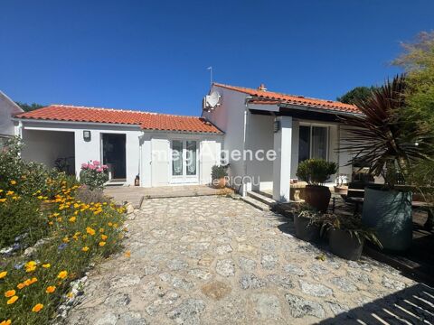   SAINT-PIERRE D'OLERON c�te Ouest, MAISON DE 72.5m� et T2 de 26m� SUR SON TERRAIN CLOS DE444m� Maison - 5 pi�ce(s) - 105 m�