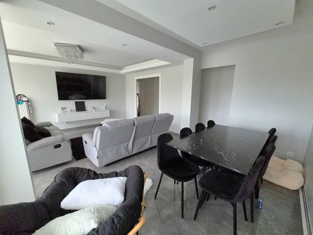 Vente Appartement Grand appartement rénové avec balcons et suite parentale Villars