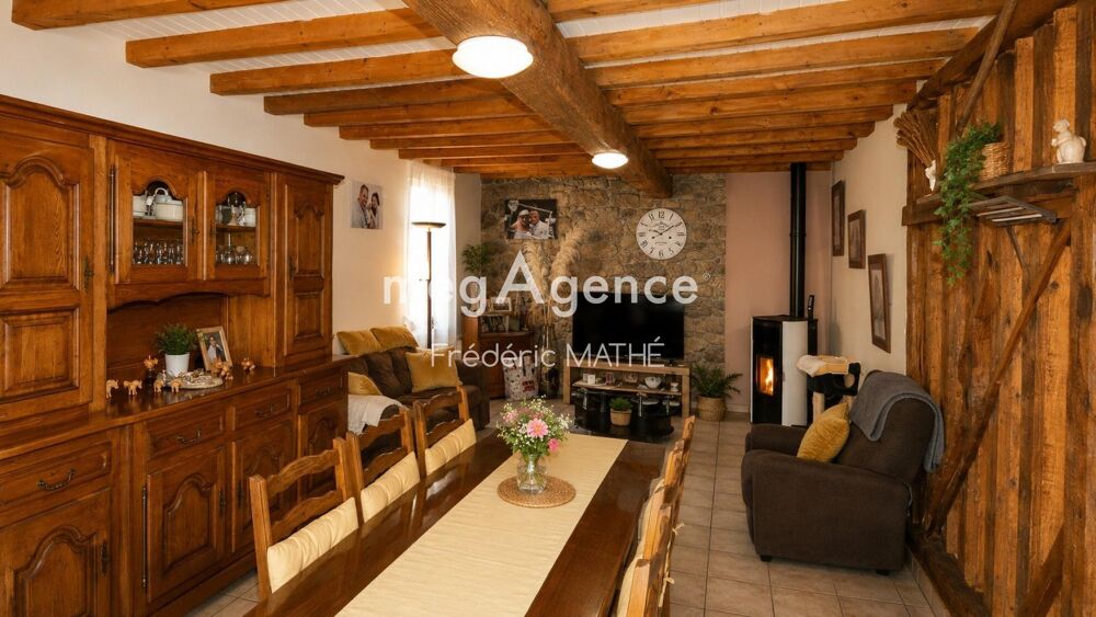 Vente Maison Maison de pays 123 m² – Dépendances – 7 263 m² de terrain Dosnon