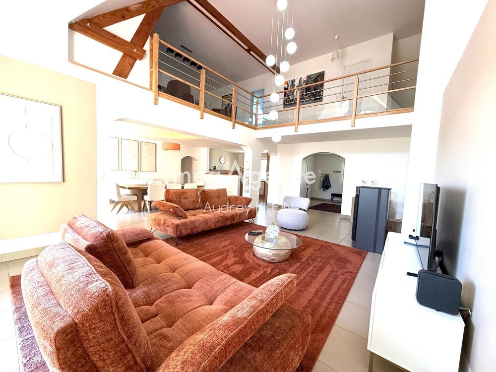 Vente Maison Maison coup de coeur – Piscine - Jacuzzi - Toit Cathédrale Perceneige