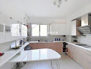  Appartement à vendre 6 pièces 165 m²