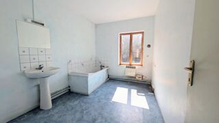 Vente Maison Opportunité à saisir ! Maison 3 chambres à 10 minutes à pied du métro Croix