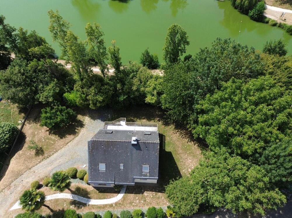 Maison 6 pièces 133 m² · à Serent · 133 m² · 299 960 €