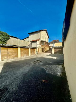  Immeuble � vendre 136 m�