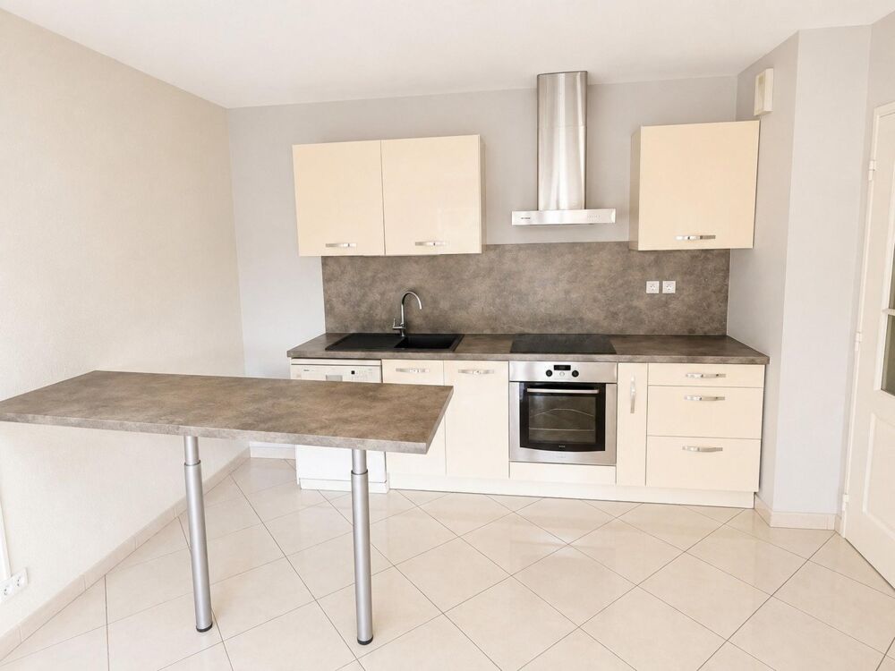 Vente Appartement À vendre – T2 50m2 terrasse - parking Fréjus 83600 Frejus