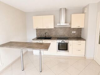 Vente Appartement À vendre – T2 50m2 terrasse - parking Fréjus 83600 Frejus